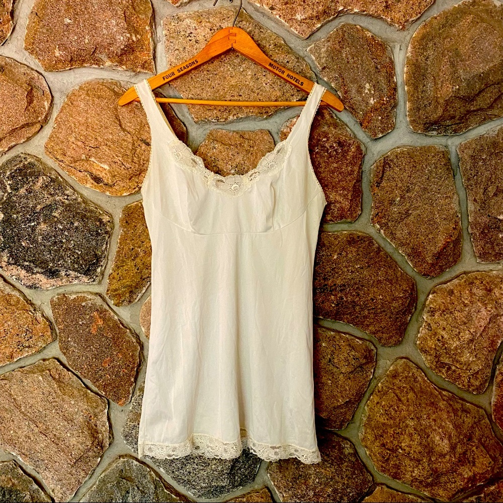 1970s vintage full mini slip.